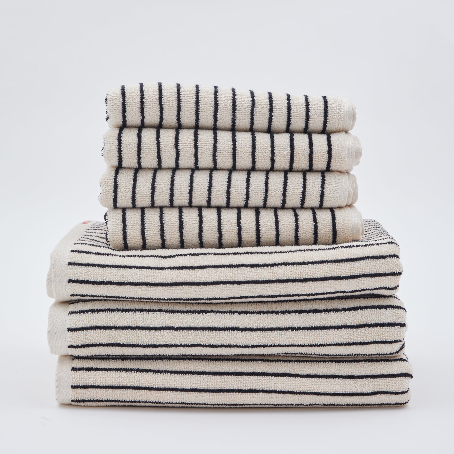 How to Buy Quality Towels on a Budget: Expert Tips and Tricks for Savvy Shoppers