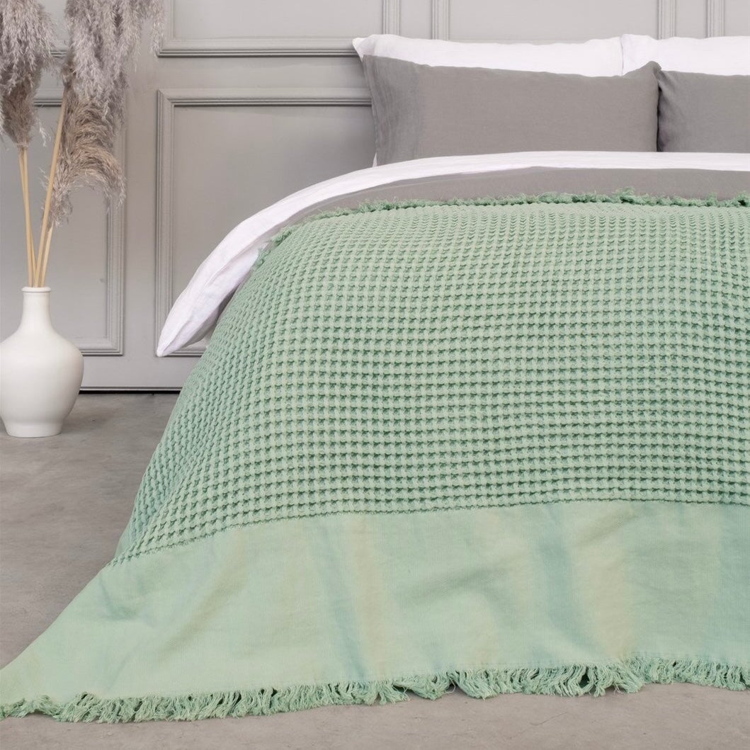 Yuki Waffle Weave King Blanket
