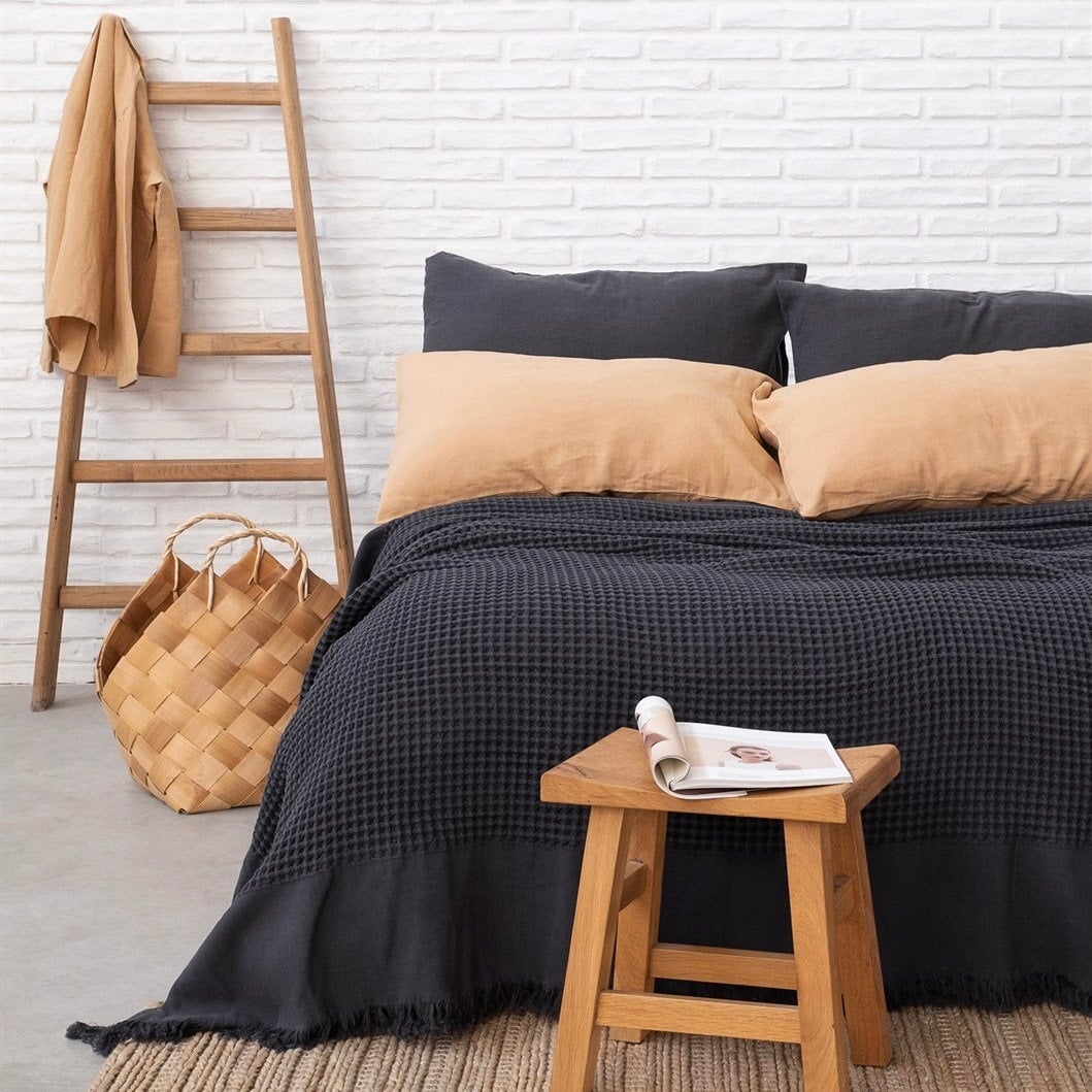 Yuki Waffle Weave King Blanket