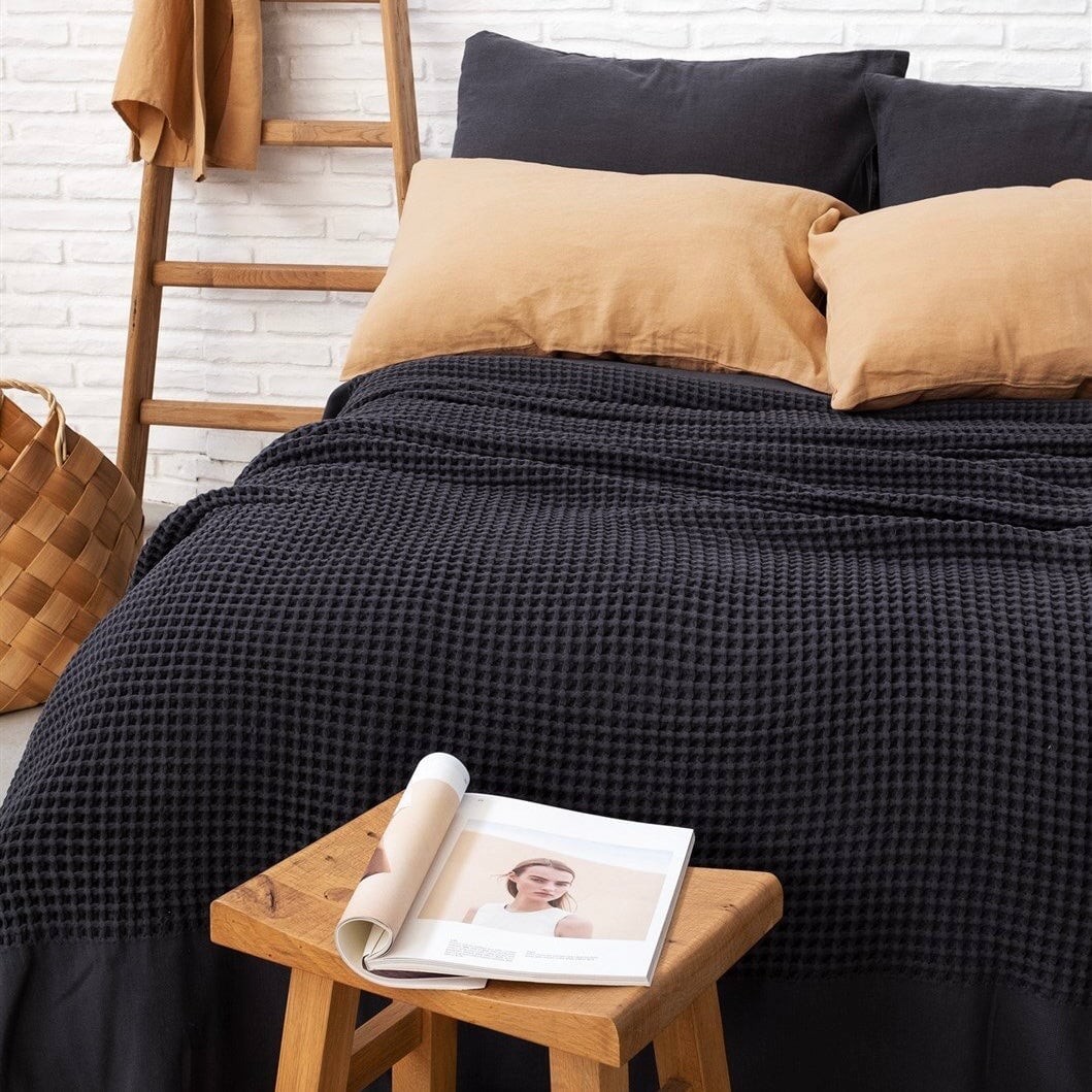 Yuki Waffle Weave King Blanket