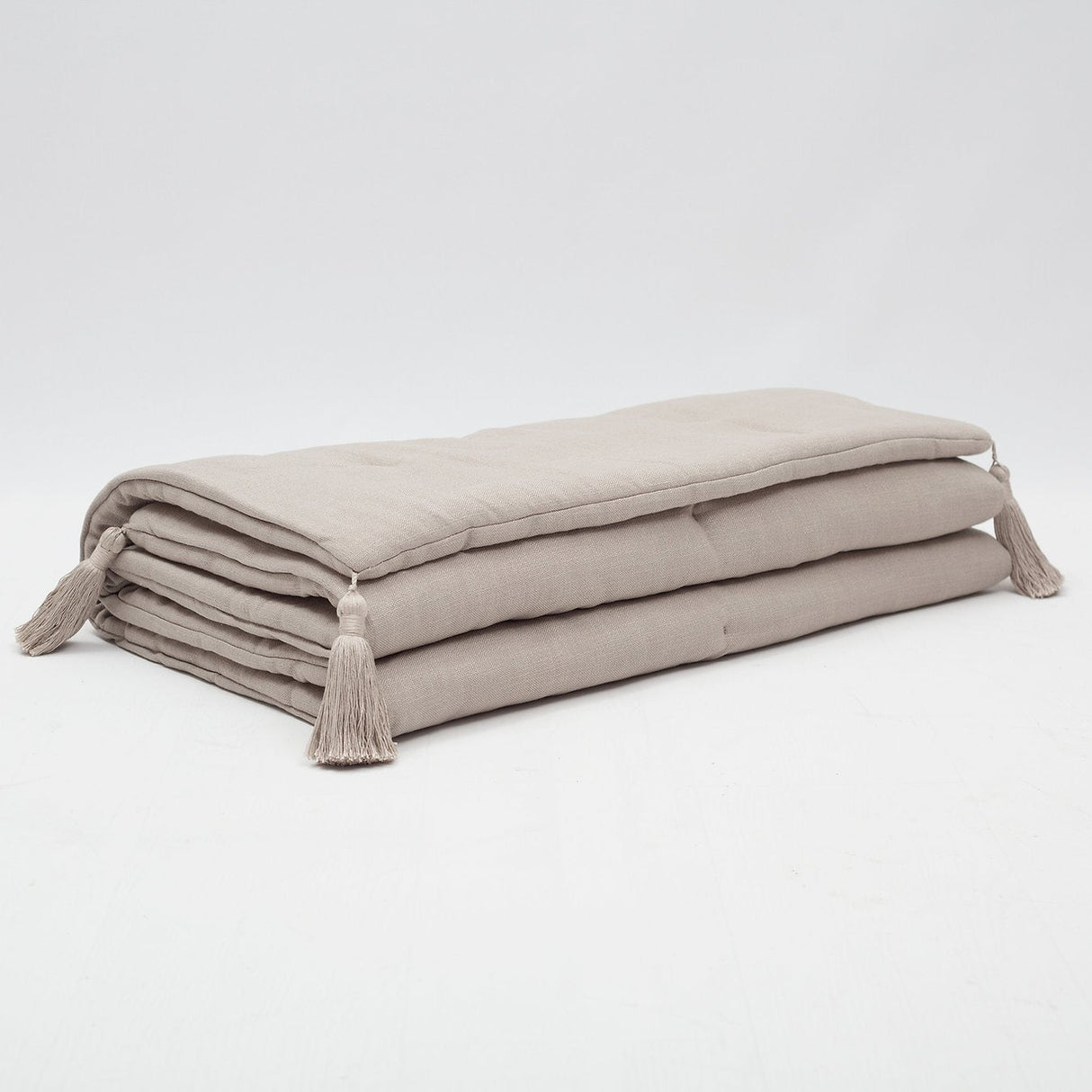 Linen Bed Runner and Two Pillow Covers