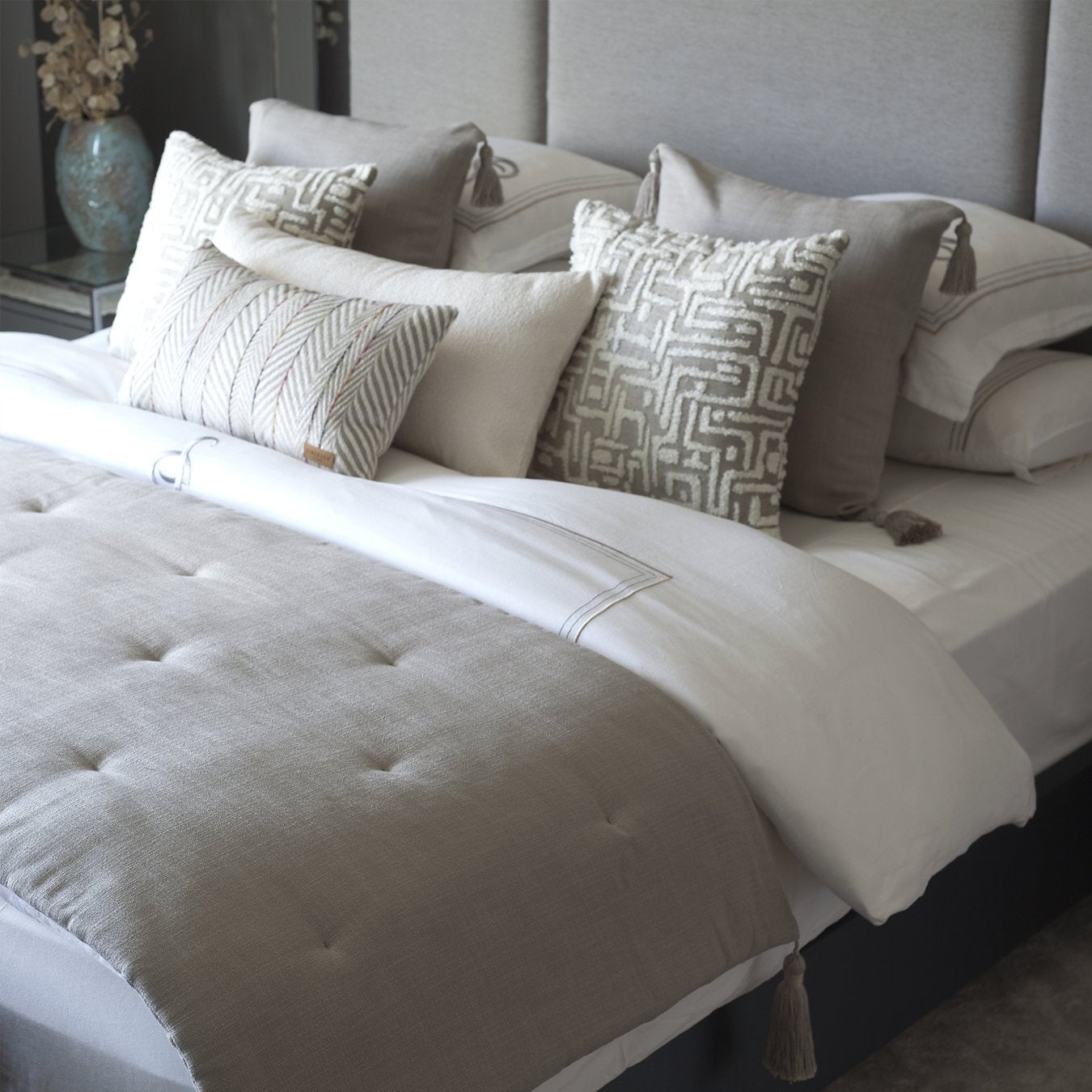 Bed Runner and 6 Pieces White and Beige Pillow Set