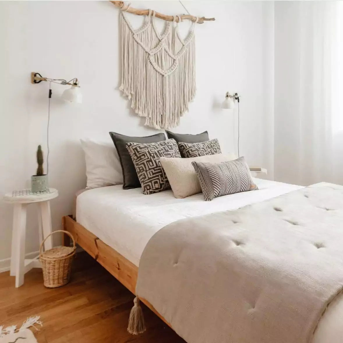 Bed Runner and 6 Pieces Antrasit and Beige Pillow Set