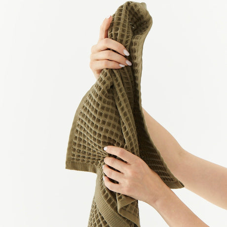 #color_olive, #size_hand towel