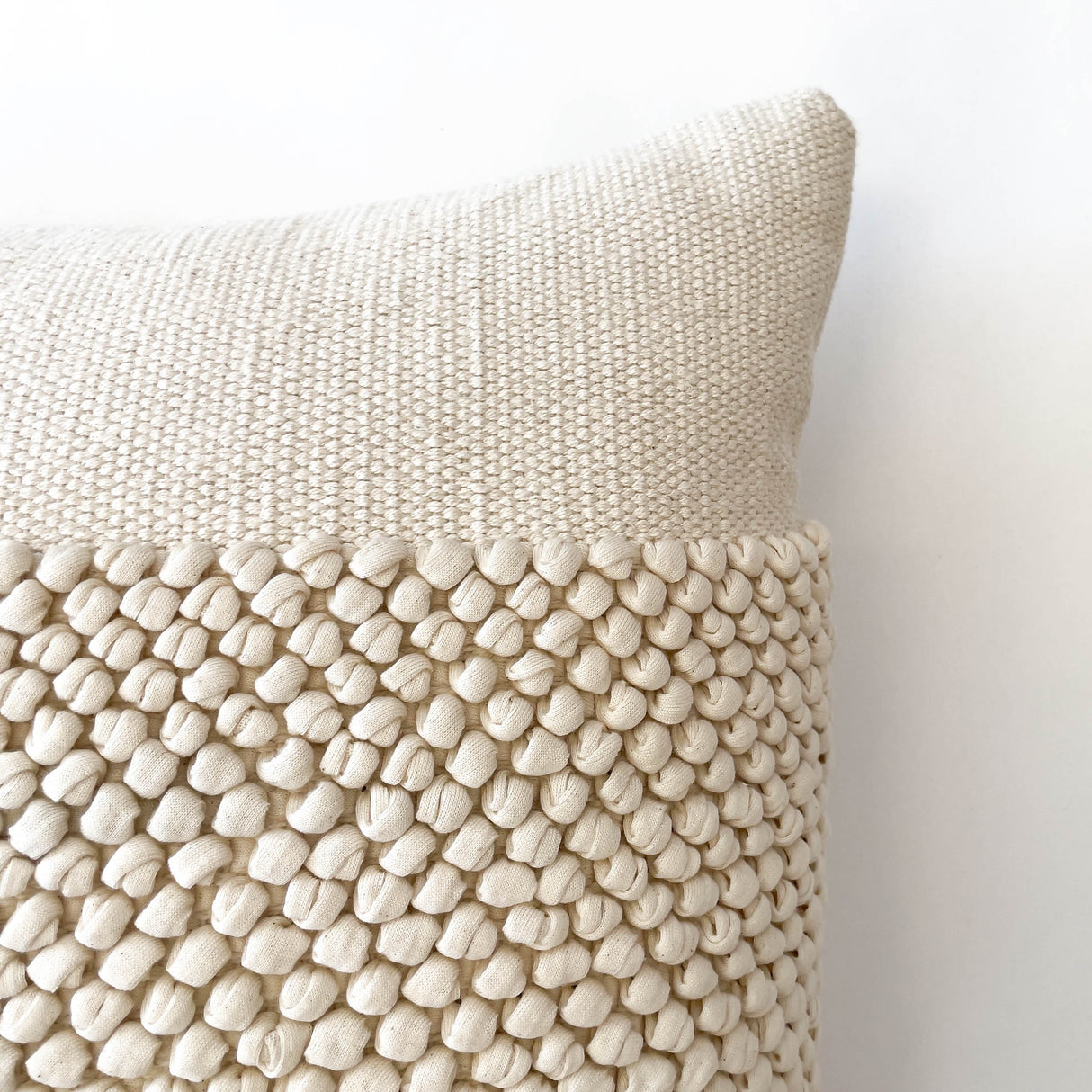 KELLY HANDWOVEN PILLOW - The Loomia
