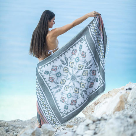 Lucca Turkish Beach and Pool Towel - The Loomia